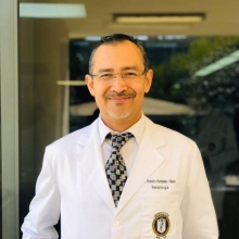 medicos hematologia hemoterapia monterrey Dr. Roberto Hernández Valdés, Hematólogo